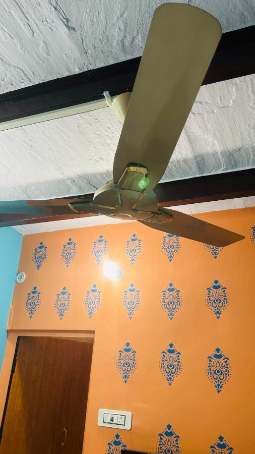 Tandon Lodge On The Ganga Ghat Homestay Varanasi Luaran gambar