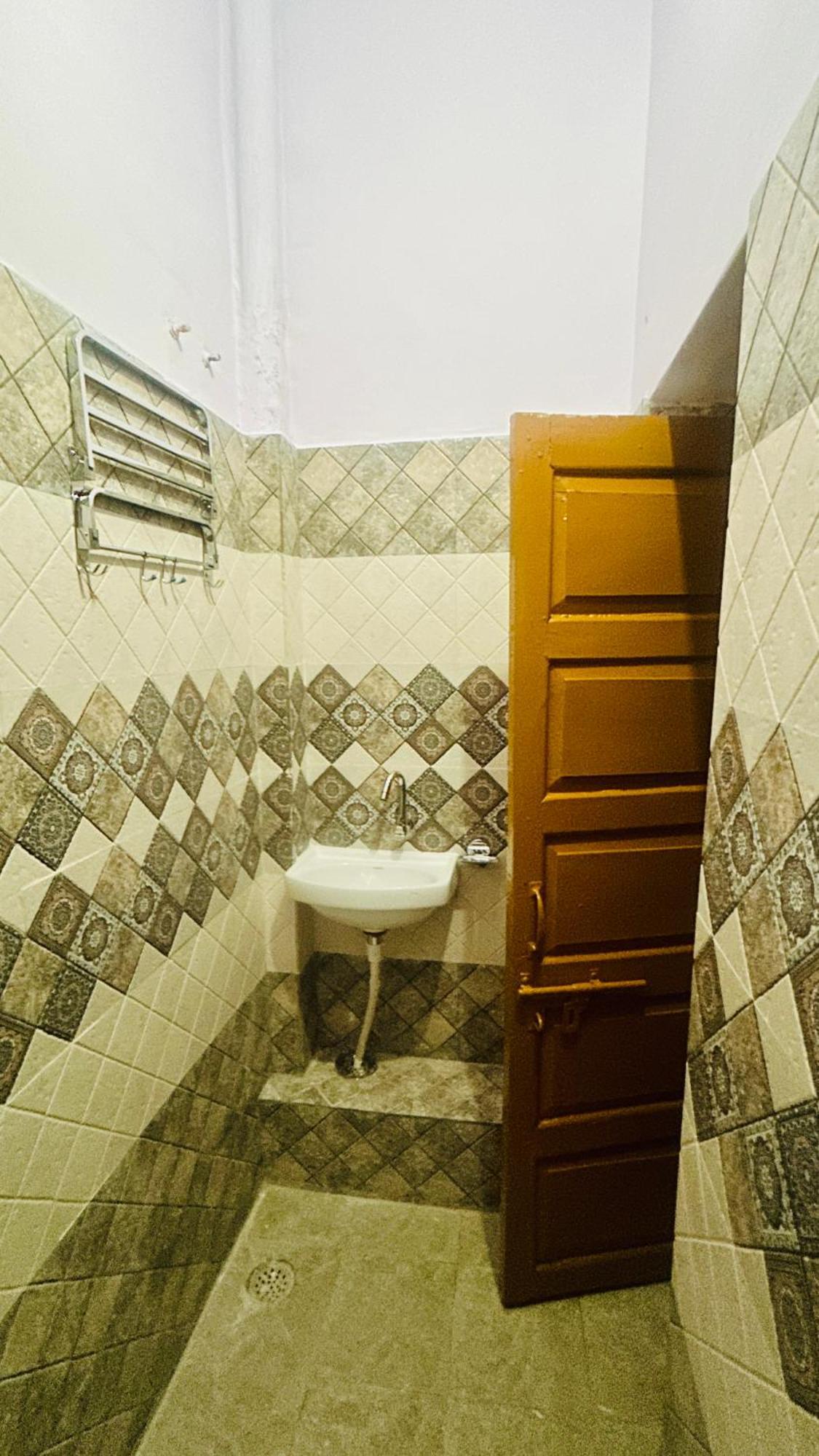 Tandon Lodge On The Ganga Ghat Homestay Varanasi Luaran gambar
