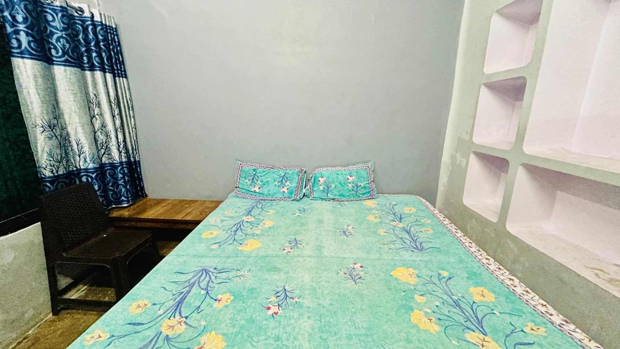 Tandon Lodge On The Ganga Ghat Homestay Varanasi Luaran gambar