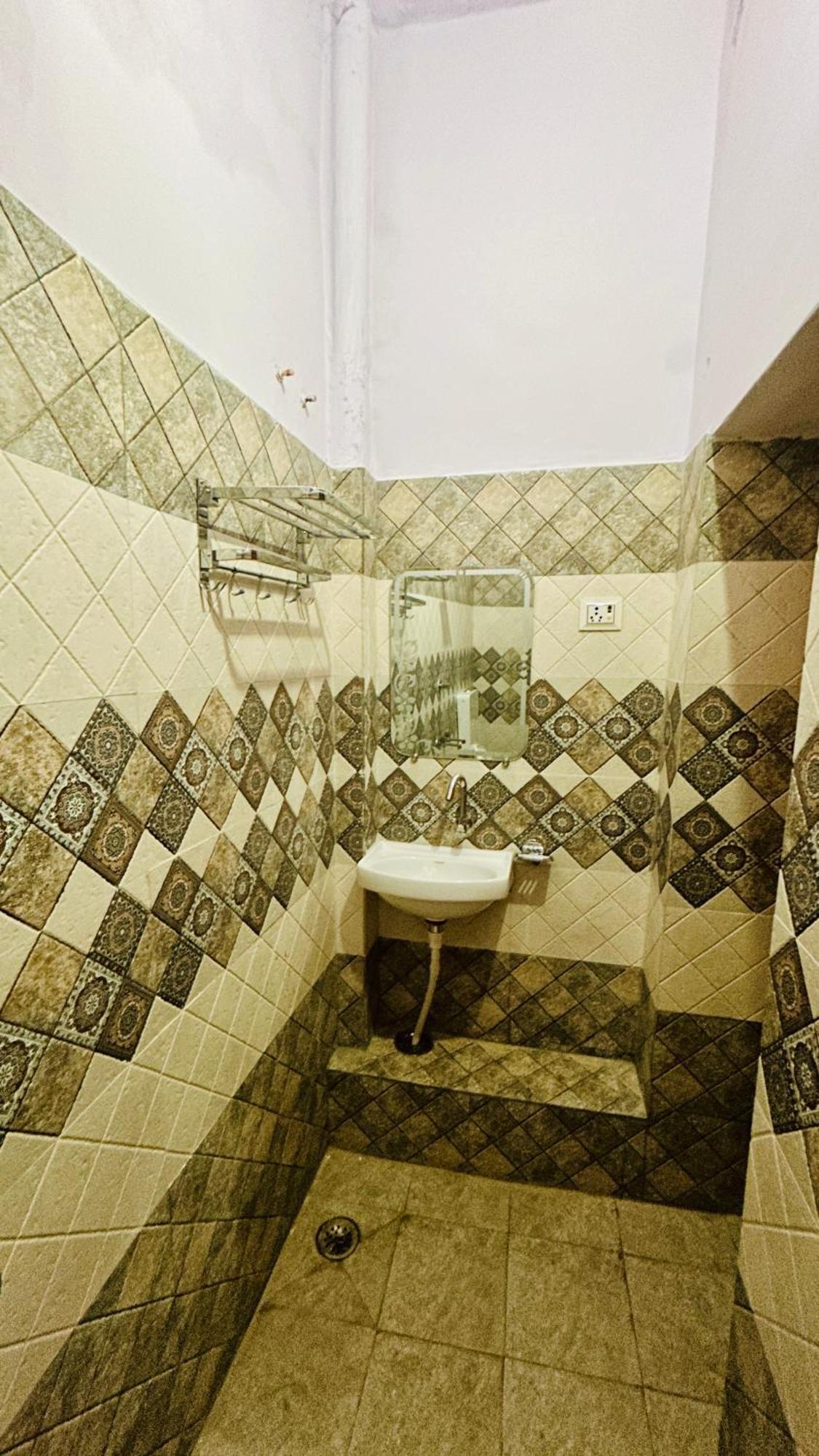 Tandon Lodge On The Ganga Ghat Homestay Varanasi Luaran gambar
